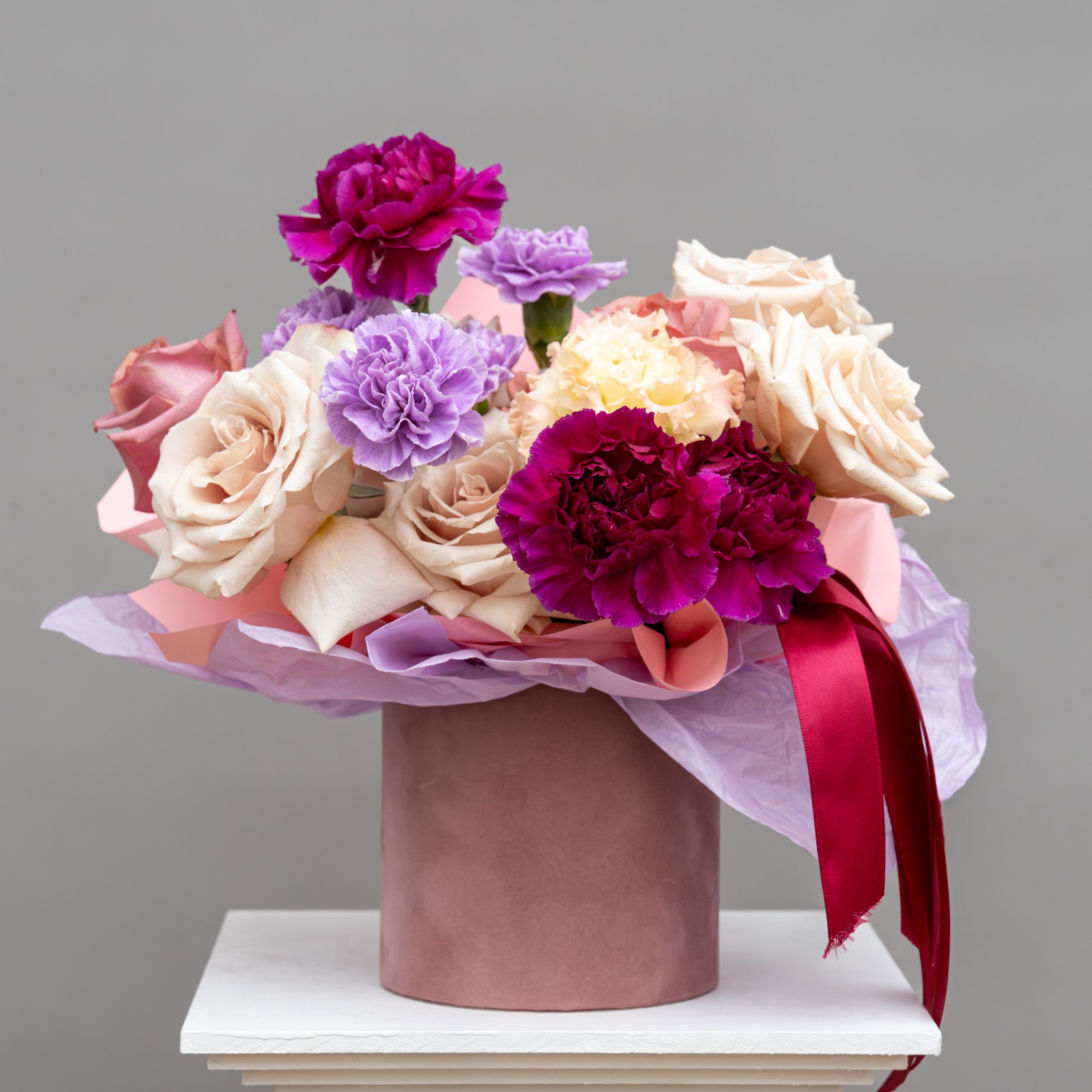 Aranjament Floral Rapsodie De Catifea