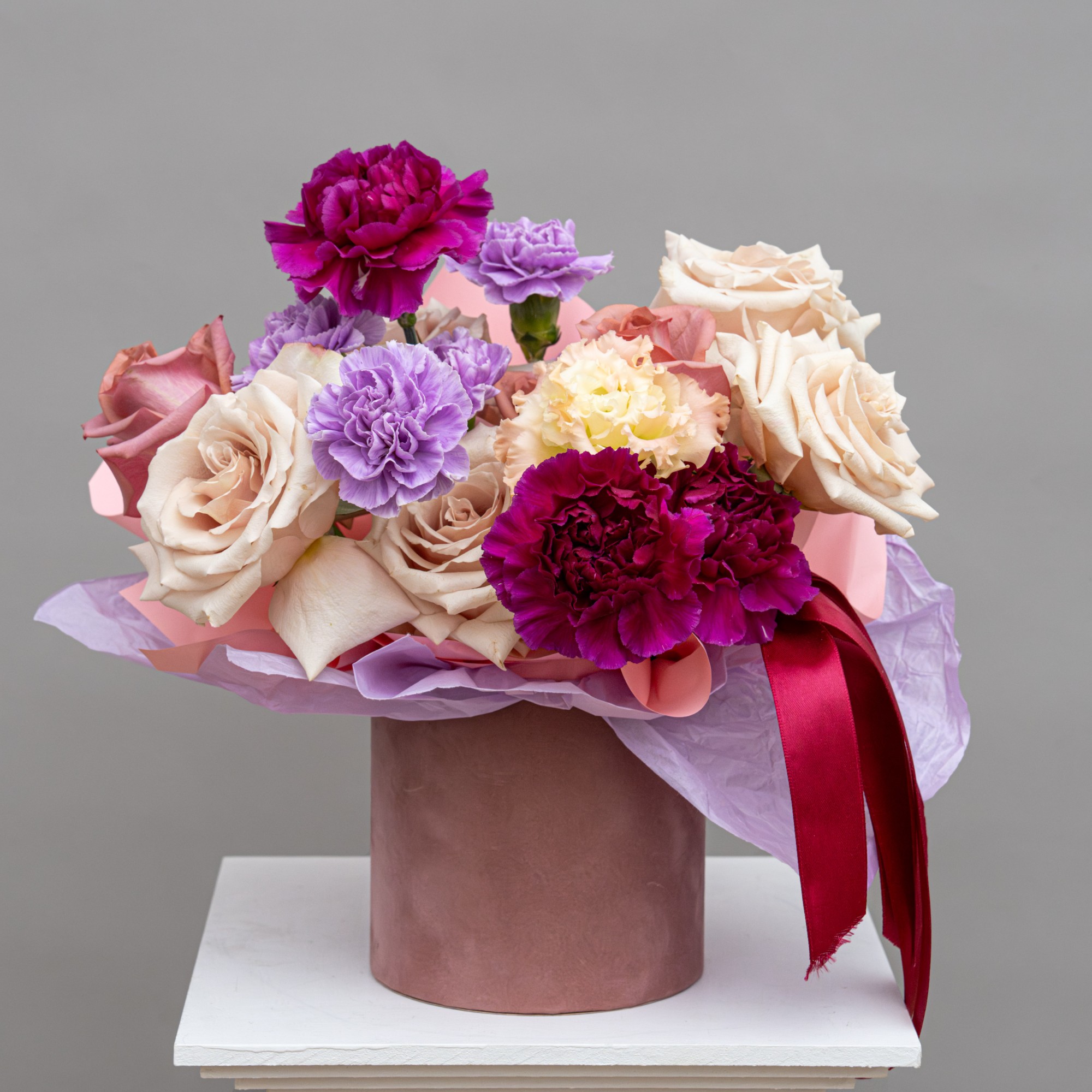 Aranjament Floral Rapsodie De Catifea